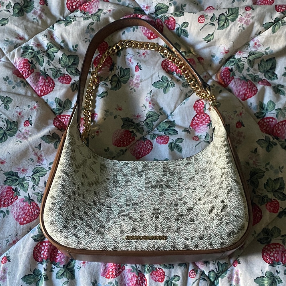 Micheal Kors shoulder purse - Picture 1 of 3